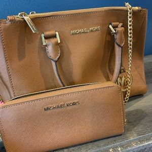 New without tags Michael Kors handbag with matching wallet